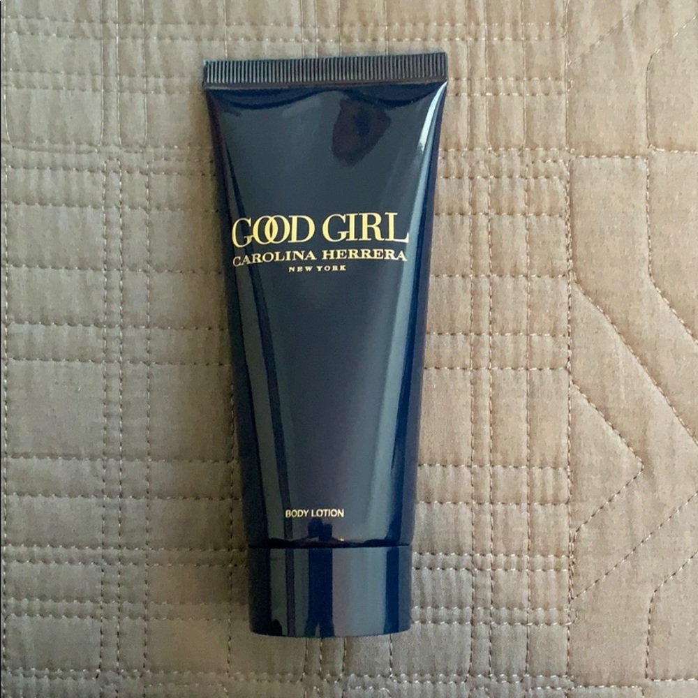 Good Girl carolina herrera body lotion new